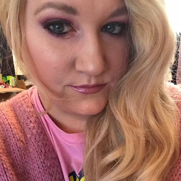 Meet your Posher, Brandy - Picture 1 of 1